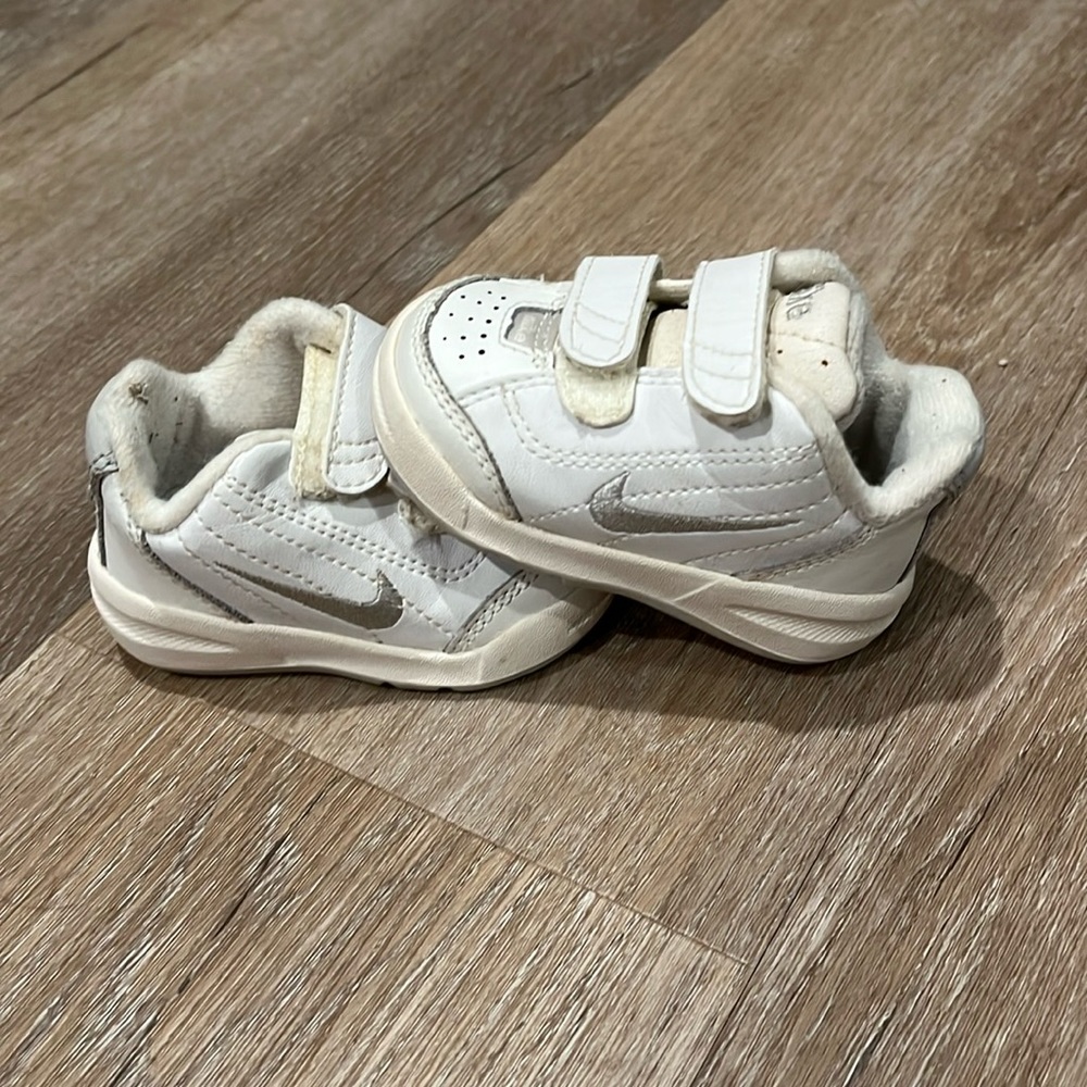 Nike Size 2C, GUC